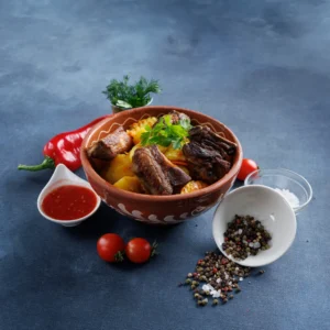 Cartofi scăzuți cu costiță de porc  1 kg