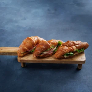 Croissant cu șuncă și cașcaval 10 buc.